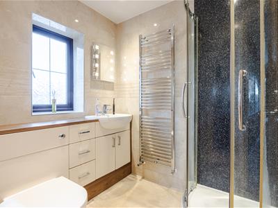 Bedroom Two En Suite